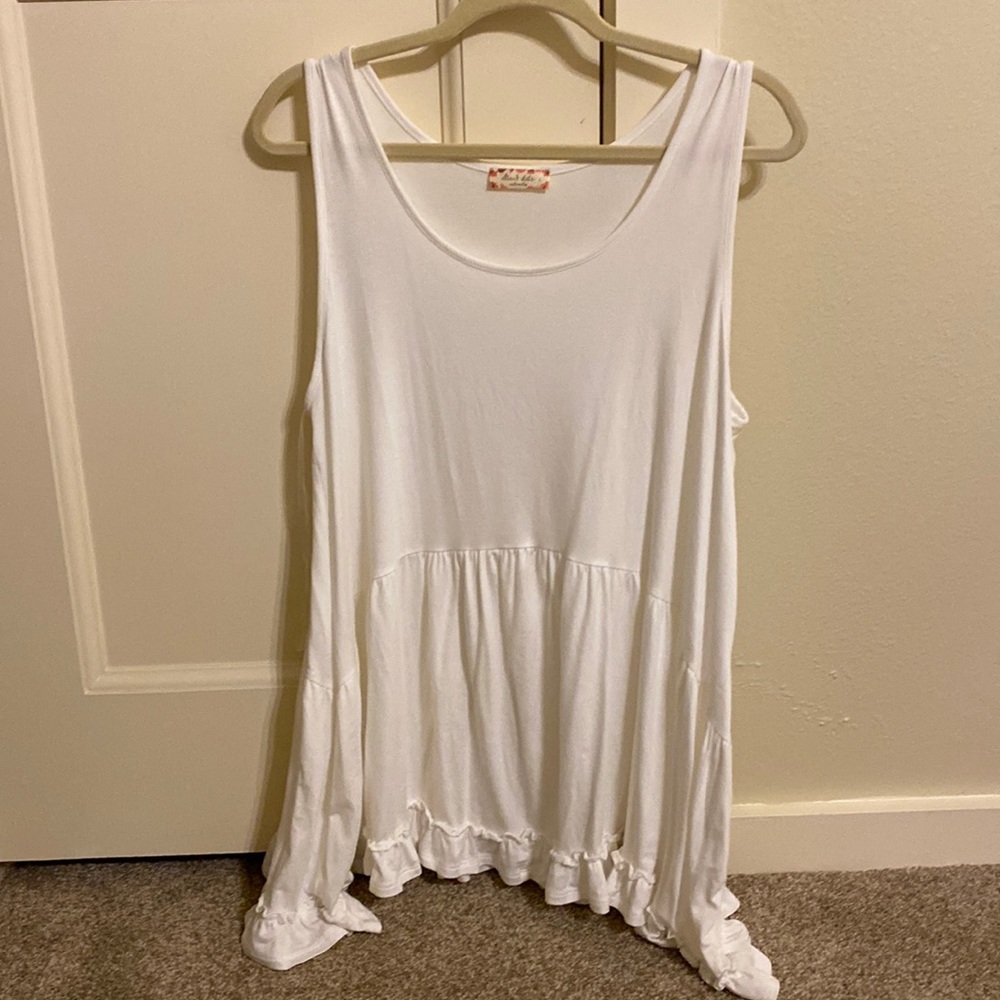 white undershirt with cute ruffles!!